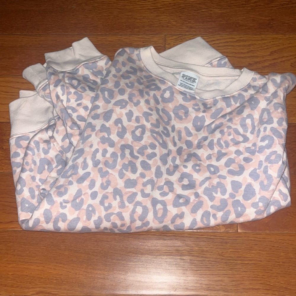 Pink/victorias secret crewneck